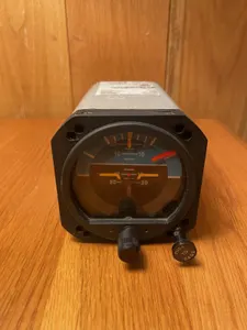 BFGoodrich ATTITUDE HORIZON INDICATOR Working from Cirrus SR22